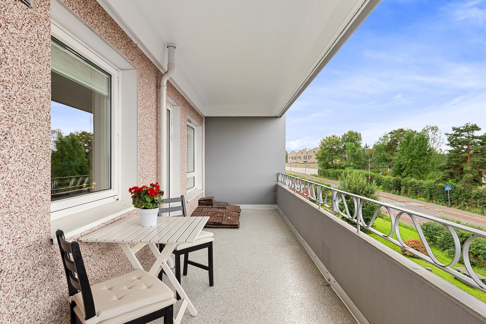 Vestvendt balkong. Galleribilde