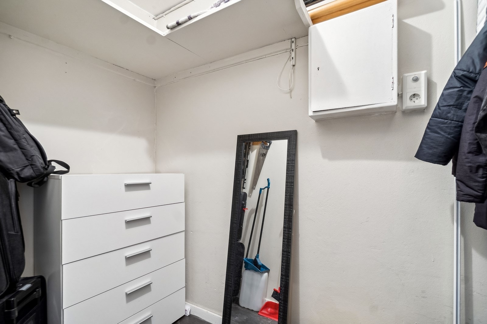 Leiligheten har to innvendige boder og en ekstern bod i første etasje. Galleribilde