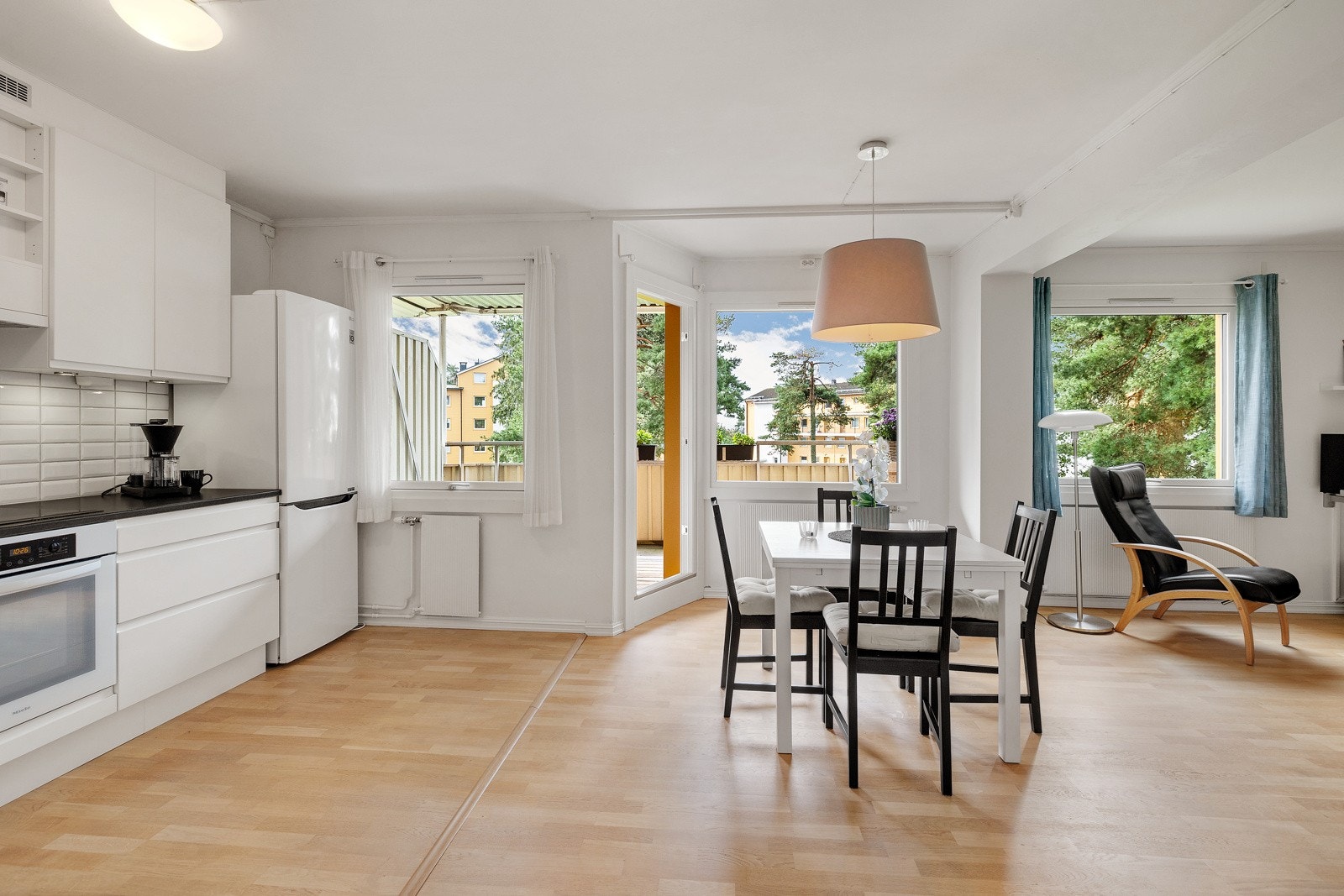 Velkommen til Oppsalstubben 1B - presentert av eiendomsmegler Mahan Ronaghi v/EIE eiendomsmegling! Galleribilde