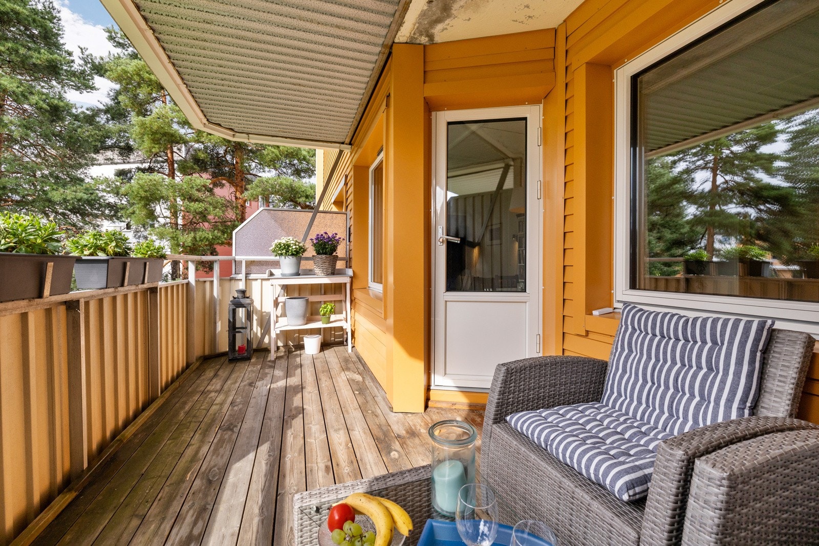 Balkongen er på ca. 9 kvm og du får fine solforhold. Galleribilde