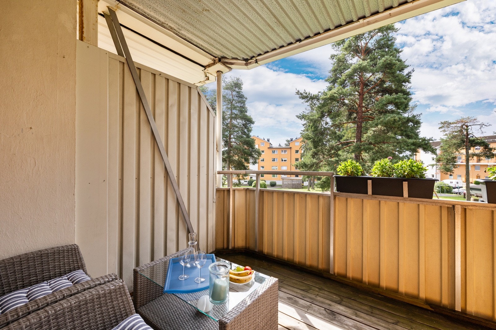 Det gis utsikt til fellesarealene fra balkongen. Galleribilde