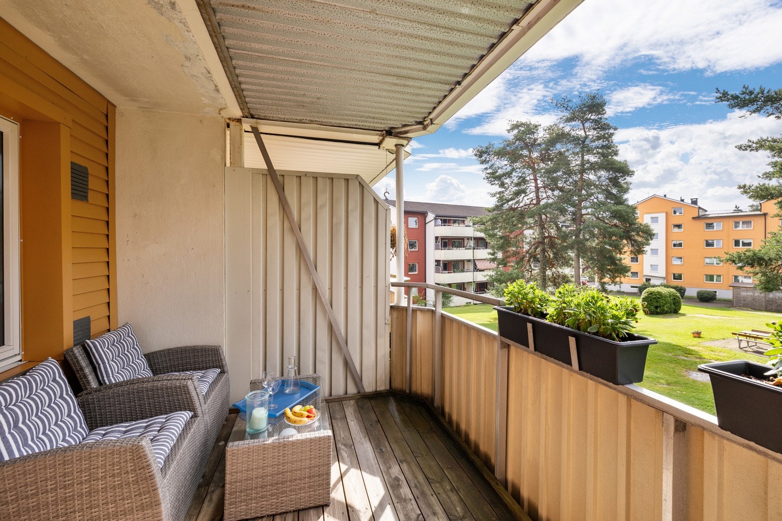 Det er god plass til å innrede med sittegruppe, solseng og grill. Galleribilde