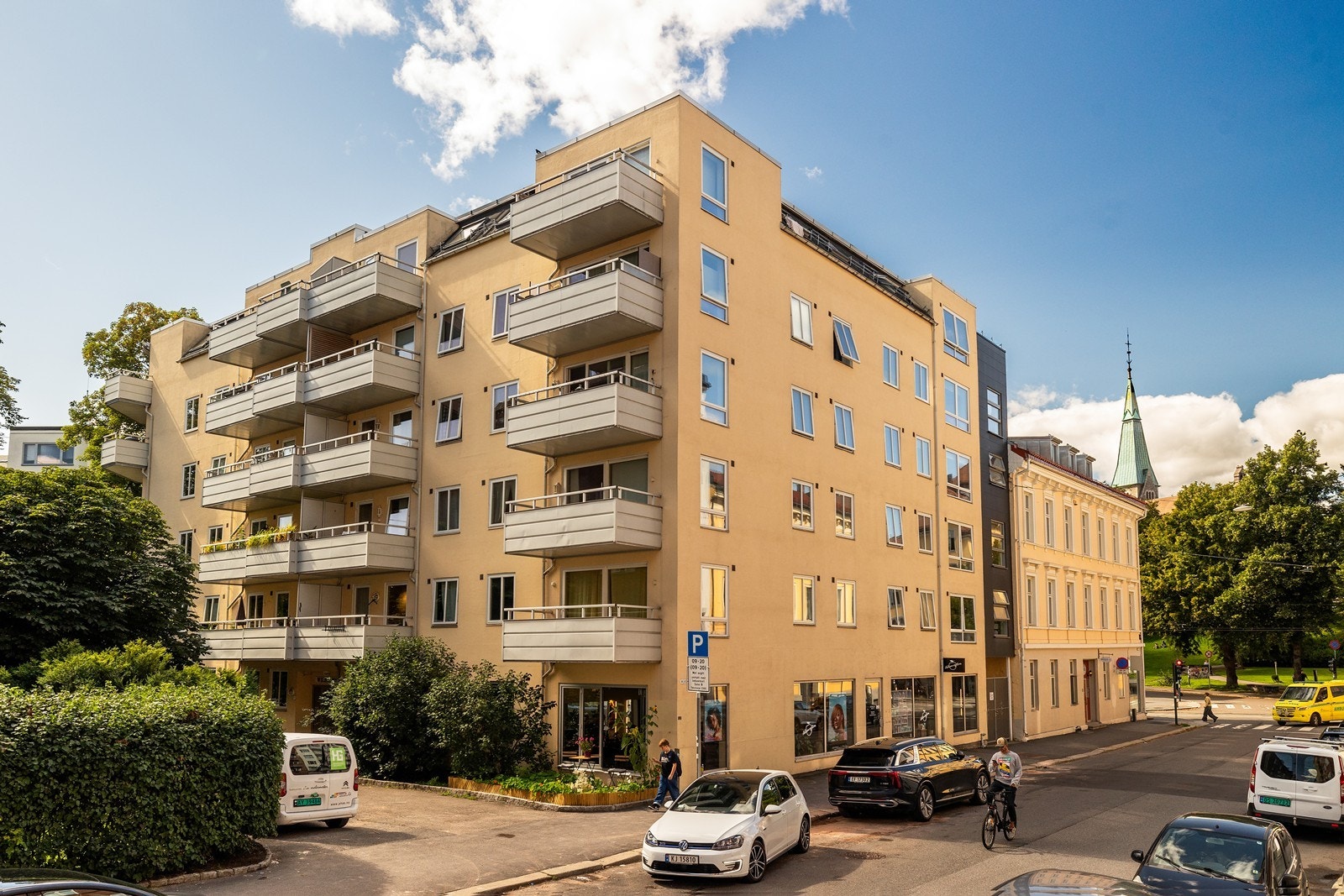 Toppleilighet ved Bislett stadion med heisadkomst. Meget sentralt og rolig beliggende med kort vei til "alt" Galleribilde