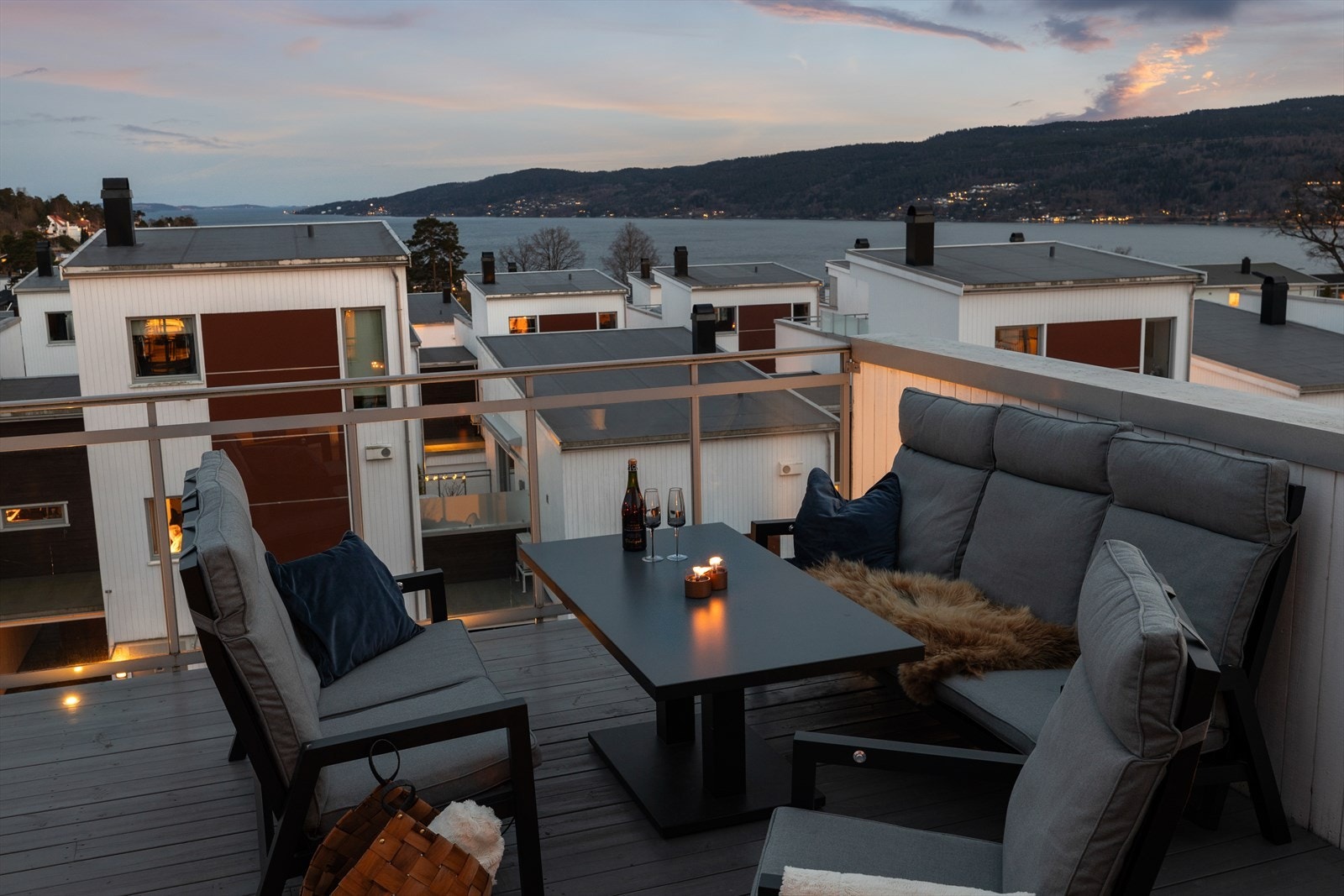 DNB Eiendom v/Joachim Norum Larsen (414 65 594) ønsker velkommen til Sogstieika 12B! Galleribilde