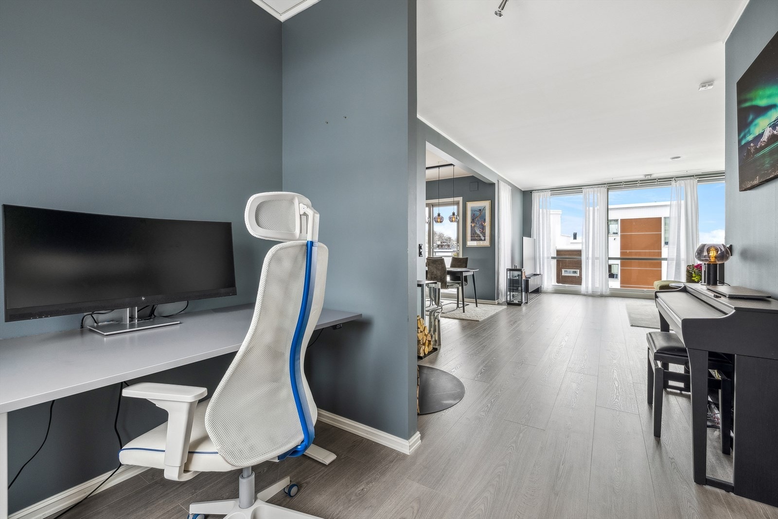 En krok i stuen benyttes til kontor Galleribilde