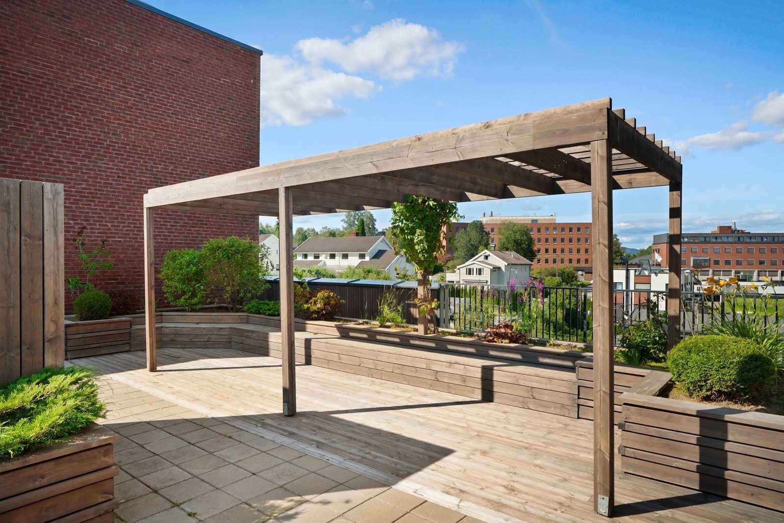 Fantastisk, felles takterrasse med nydelige lys- og solforhold. Galleribilde