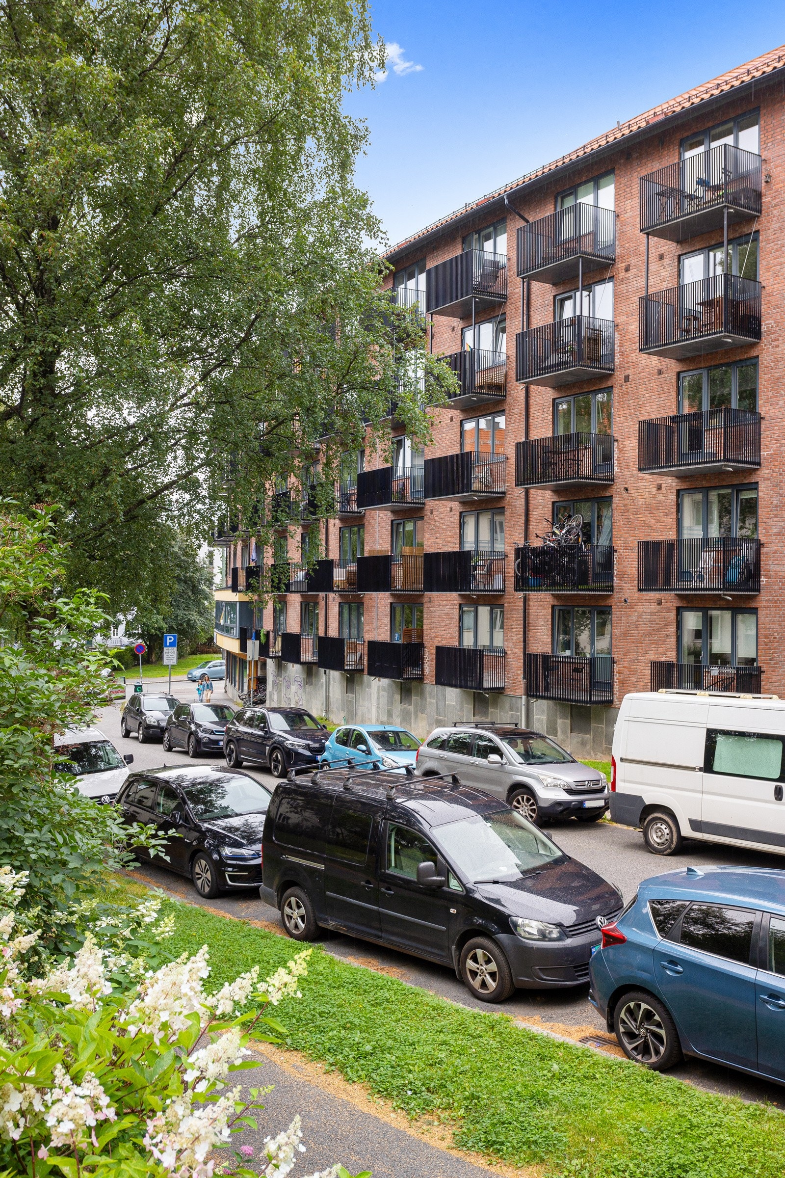 God beliggenhet midt på Sagene med kort gange til alt av servicetilbud, flotte grønne parker og frodige Akerselva. Galleribilde