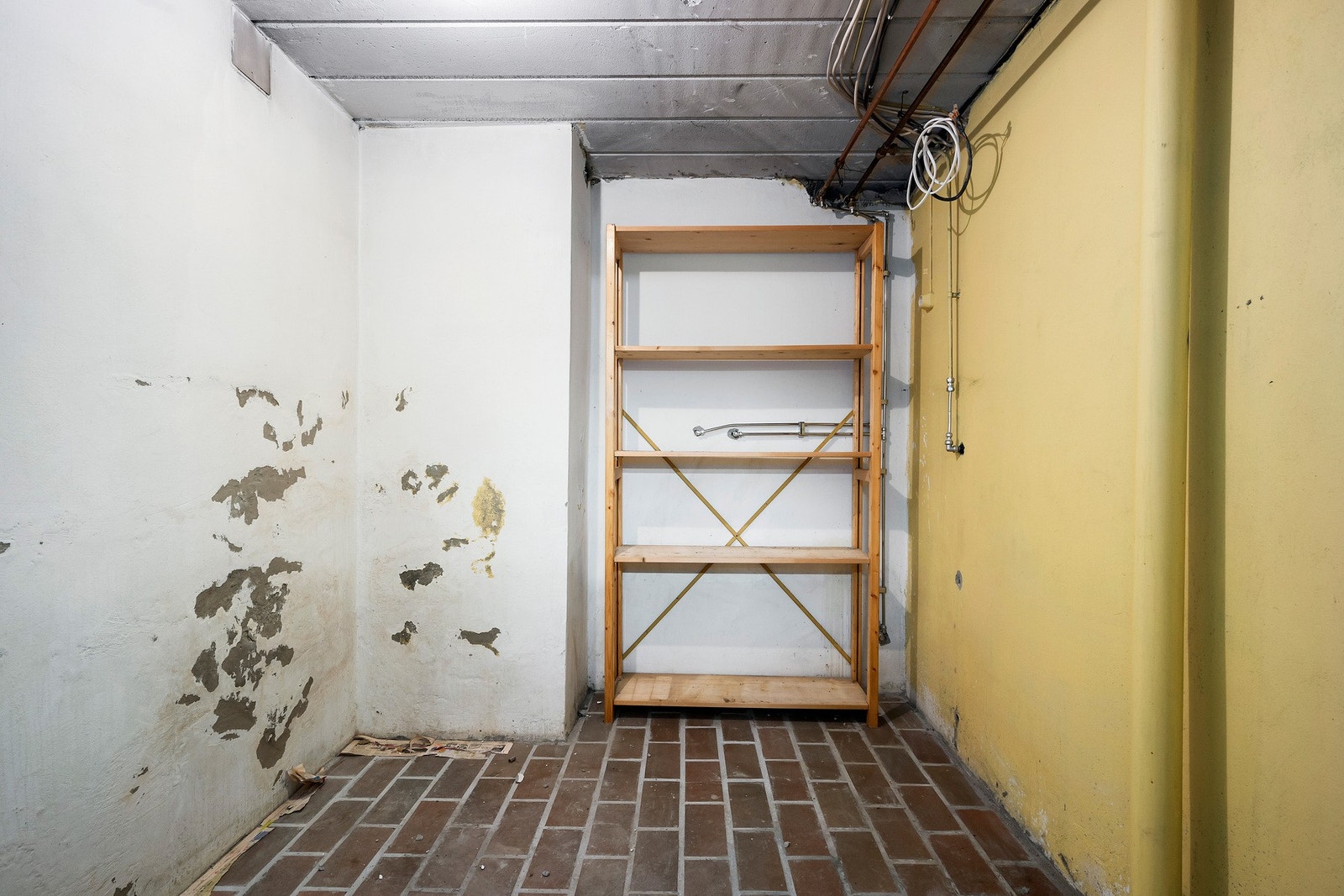 Det er godt med bodplass i kjelleren. Galleribilde