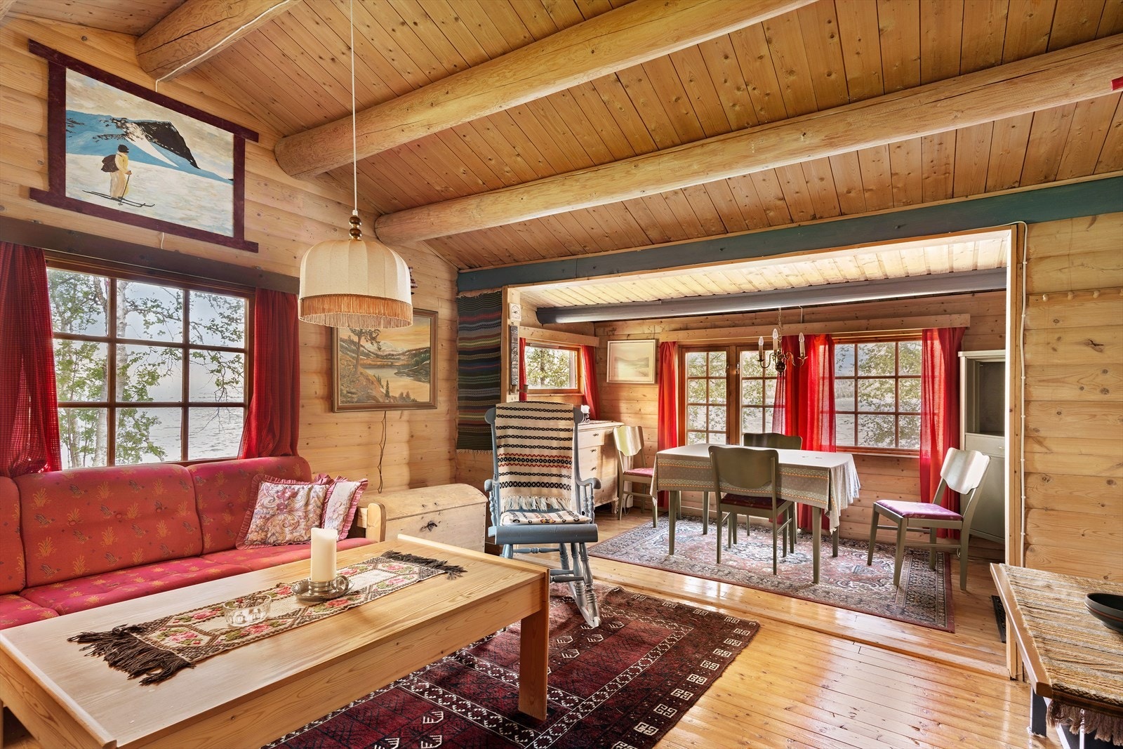 God takhøyde gir en større romfølelse Galleribilde