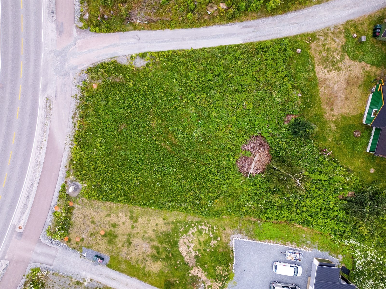 Tomten er på ca 922 kvm. Galleribilde