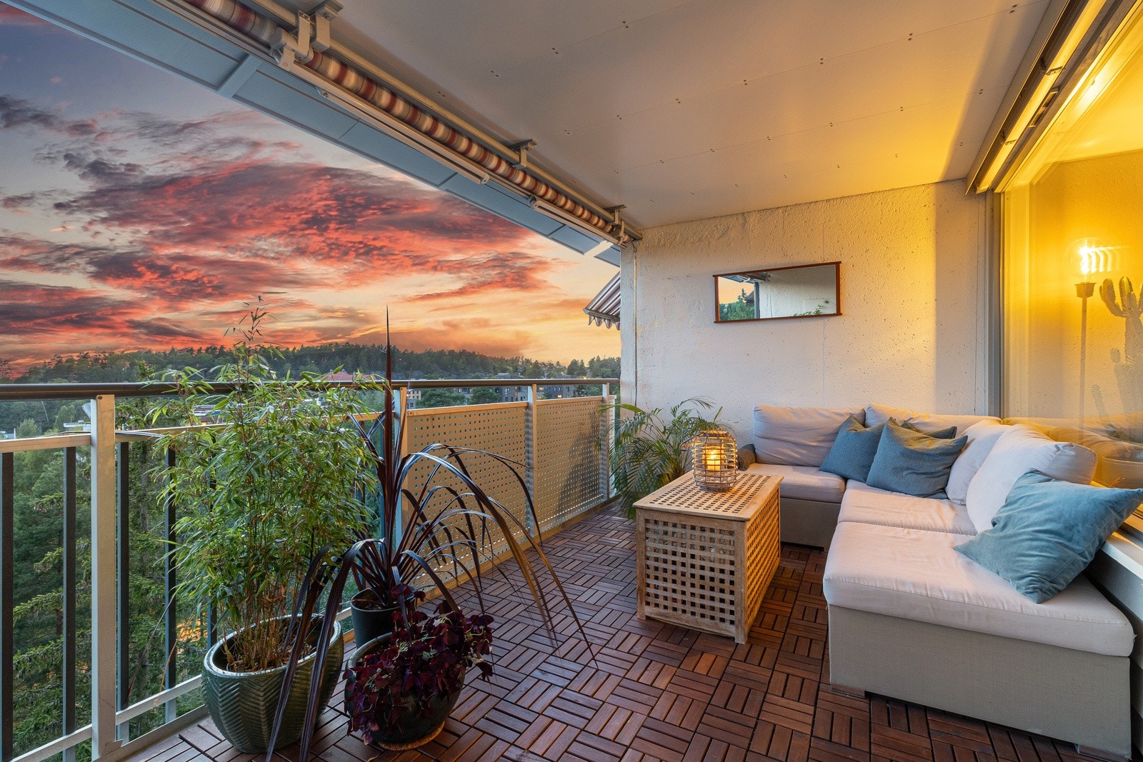 Usjenert og hyggelig balkong Galleribilde