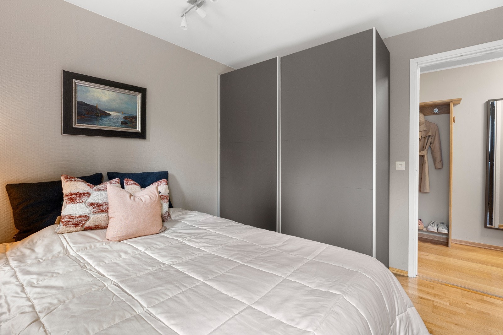 Soverom 2 med garderobeplass Galleribilde