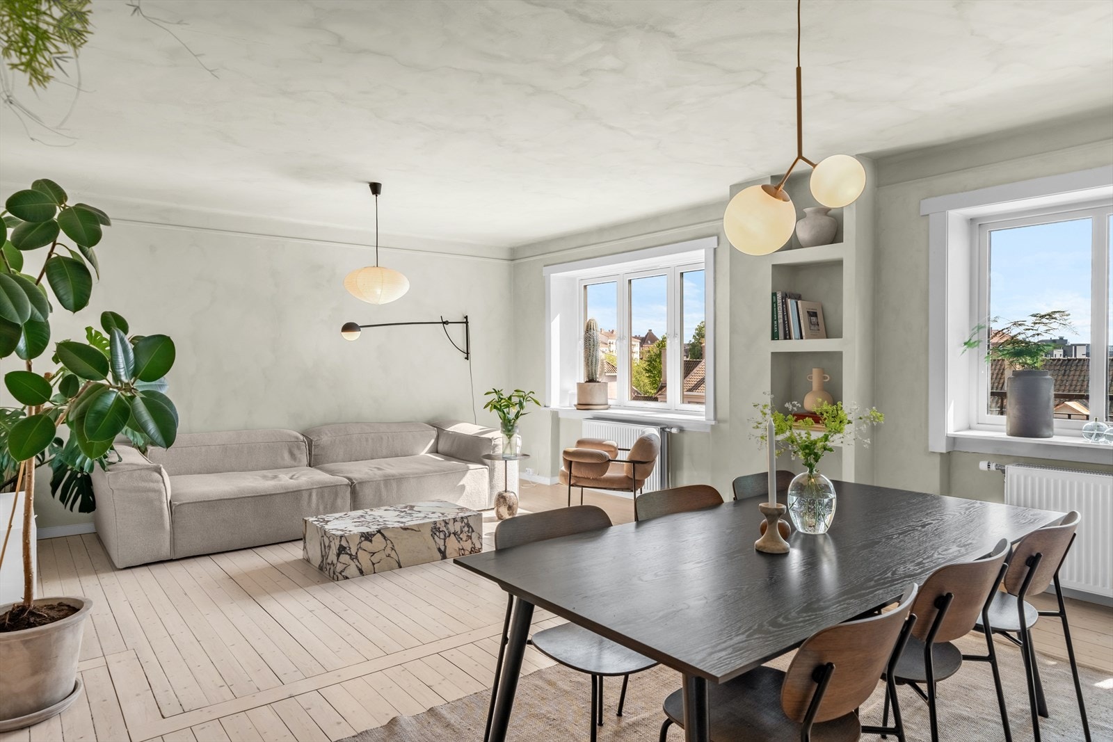 Den åpne planløsning gir rom for flere møbleringssoner i oppholdsrommet Galleribilde