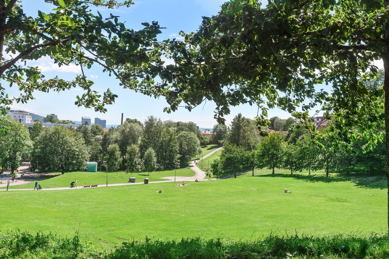 Myraløkka ligger like ved leiligheten og videre er det også enkel tilgang til flotte turområder langs Akerselva Galleribilde