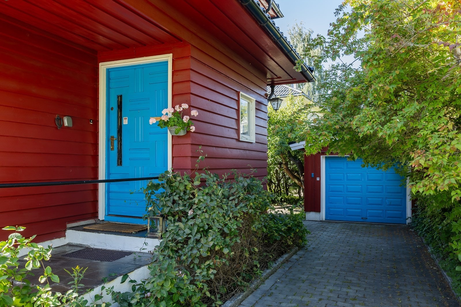 Overbygget inngangsparti Galleribilde