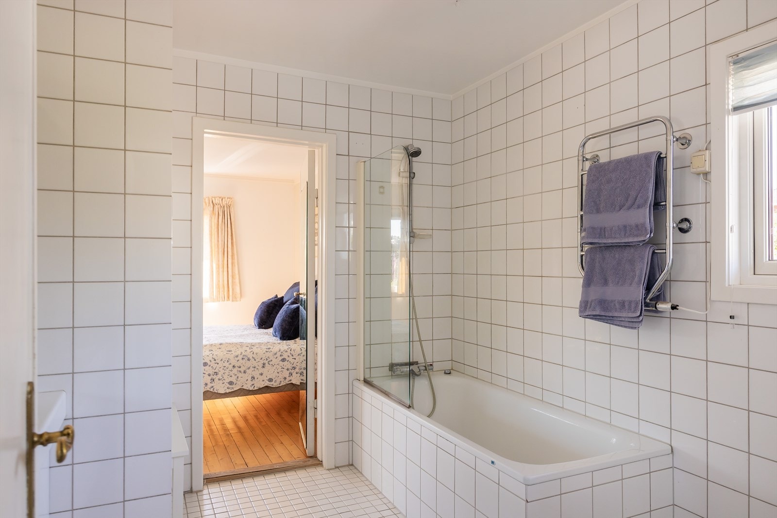 Bad oppe Galleribilde