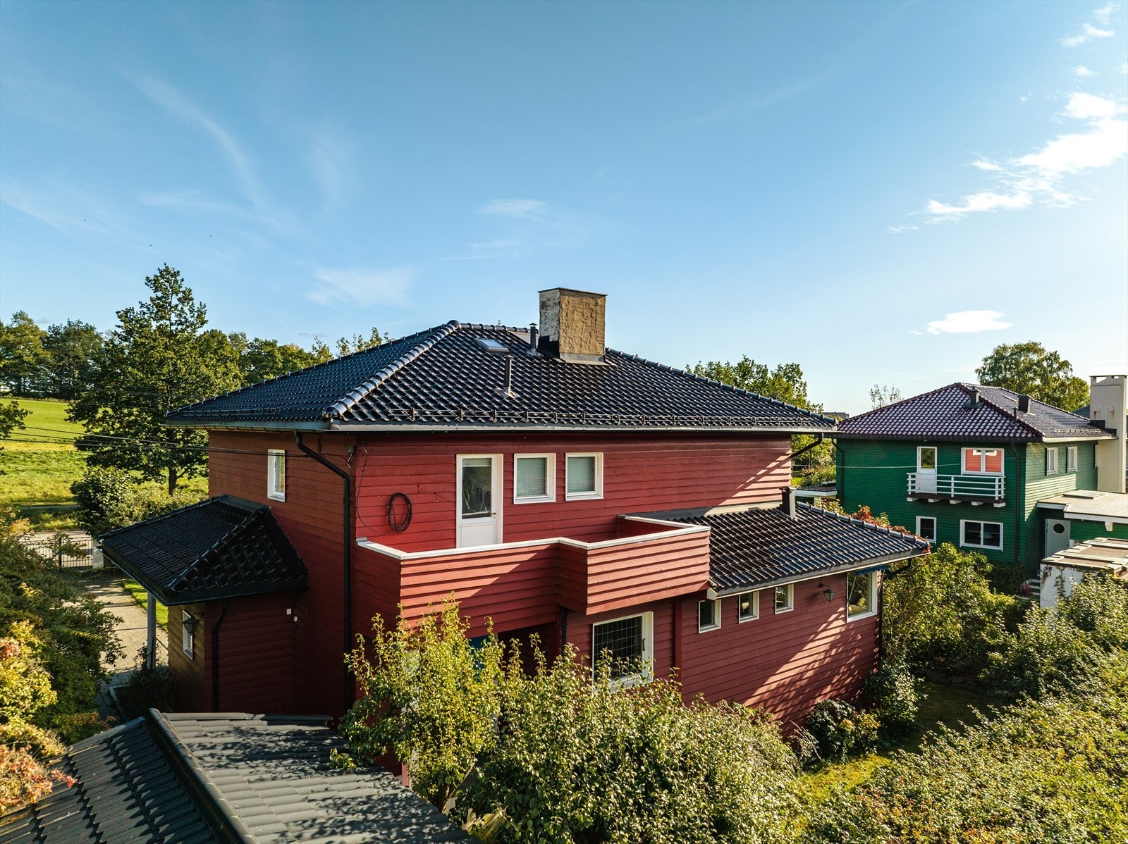 Boligen fremstår godt vedlikeholdt både innvendig og utvendig, men bærer preg av normal bruksslitasje og modernisering bør påregnes Galleribilde