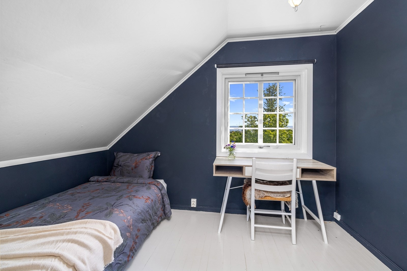 Det 4. soverommet er et fint barnerom eller gjesterom/kontor. Også her er det nyere vindu. Galleribilde