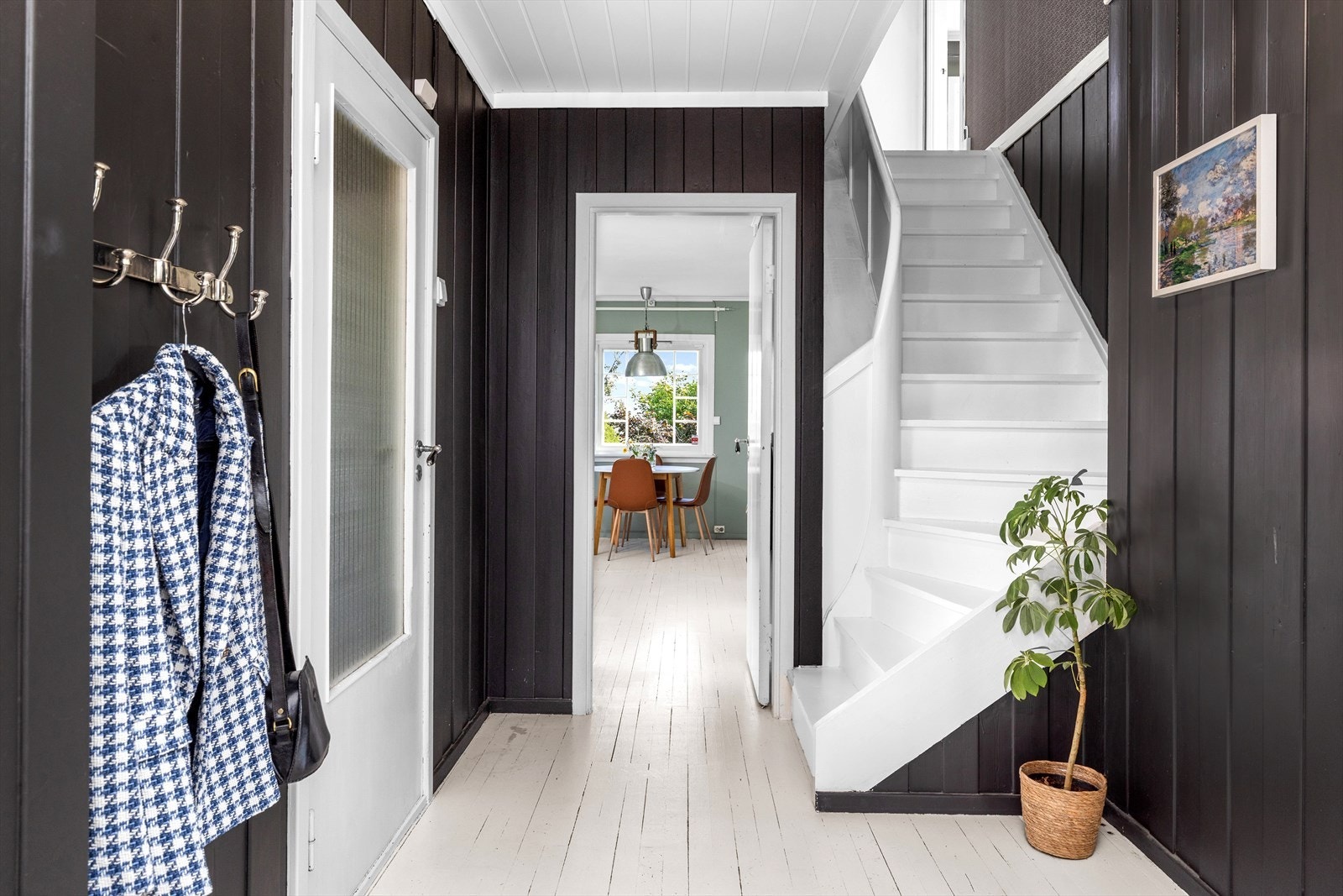 Hallen leder inn til badet Galleribilde