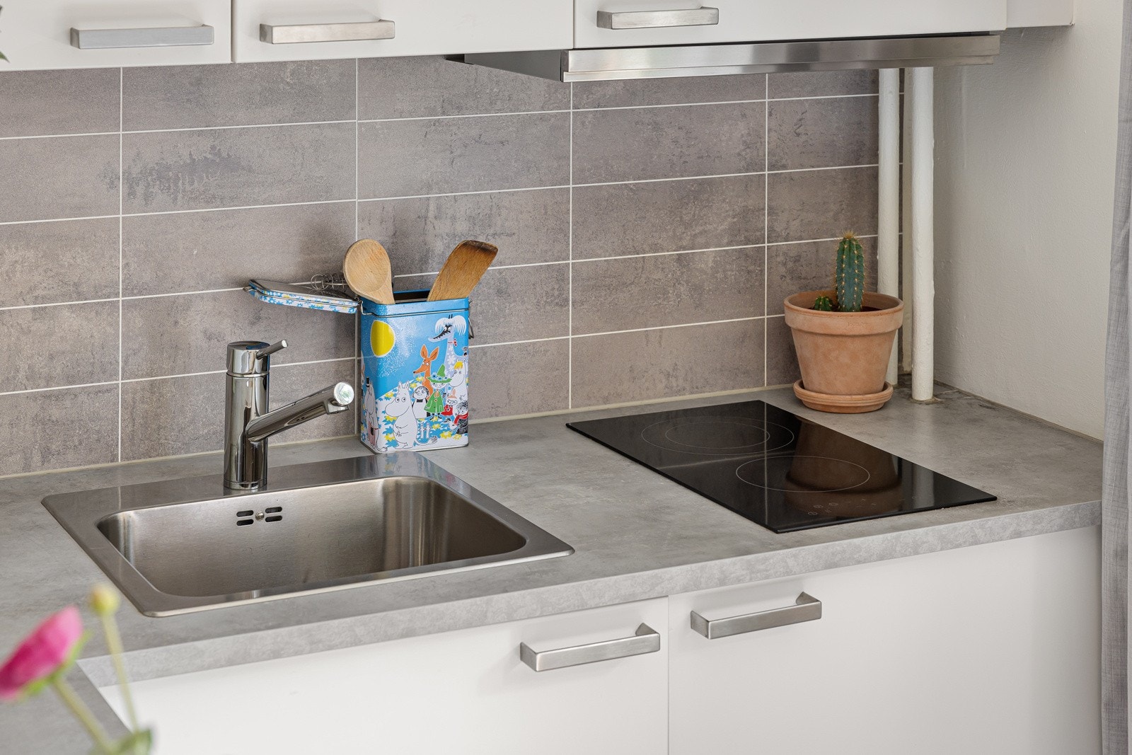 Alle hvitevarene er integrerte og medfølger i handelen. Galleribilde