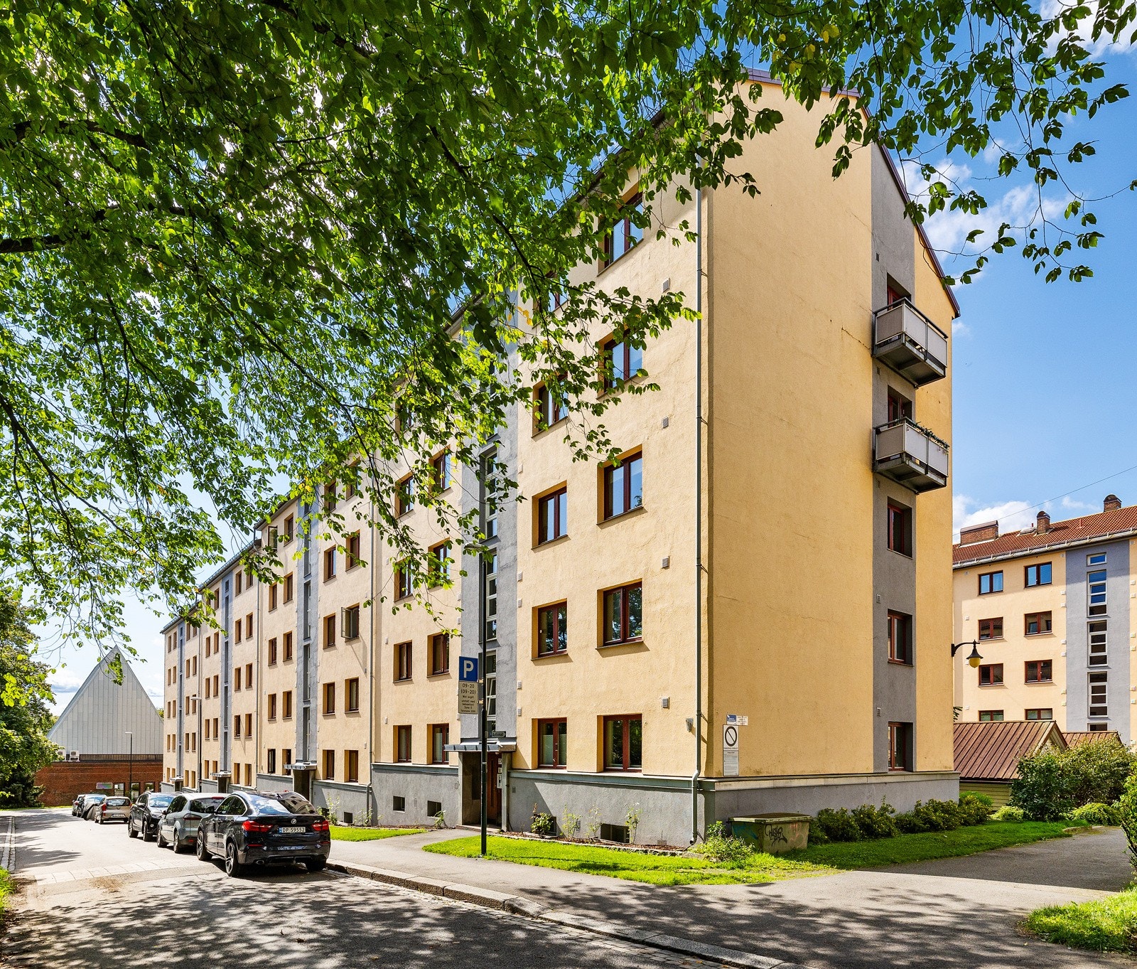 Leiligheten ligger i et veldrevet og meget poplulært borettslag. Galleribilde