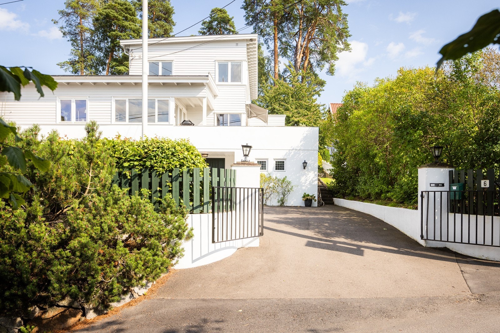 Flott inngangsparti til eiendommen Galleribilde