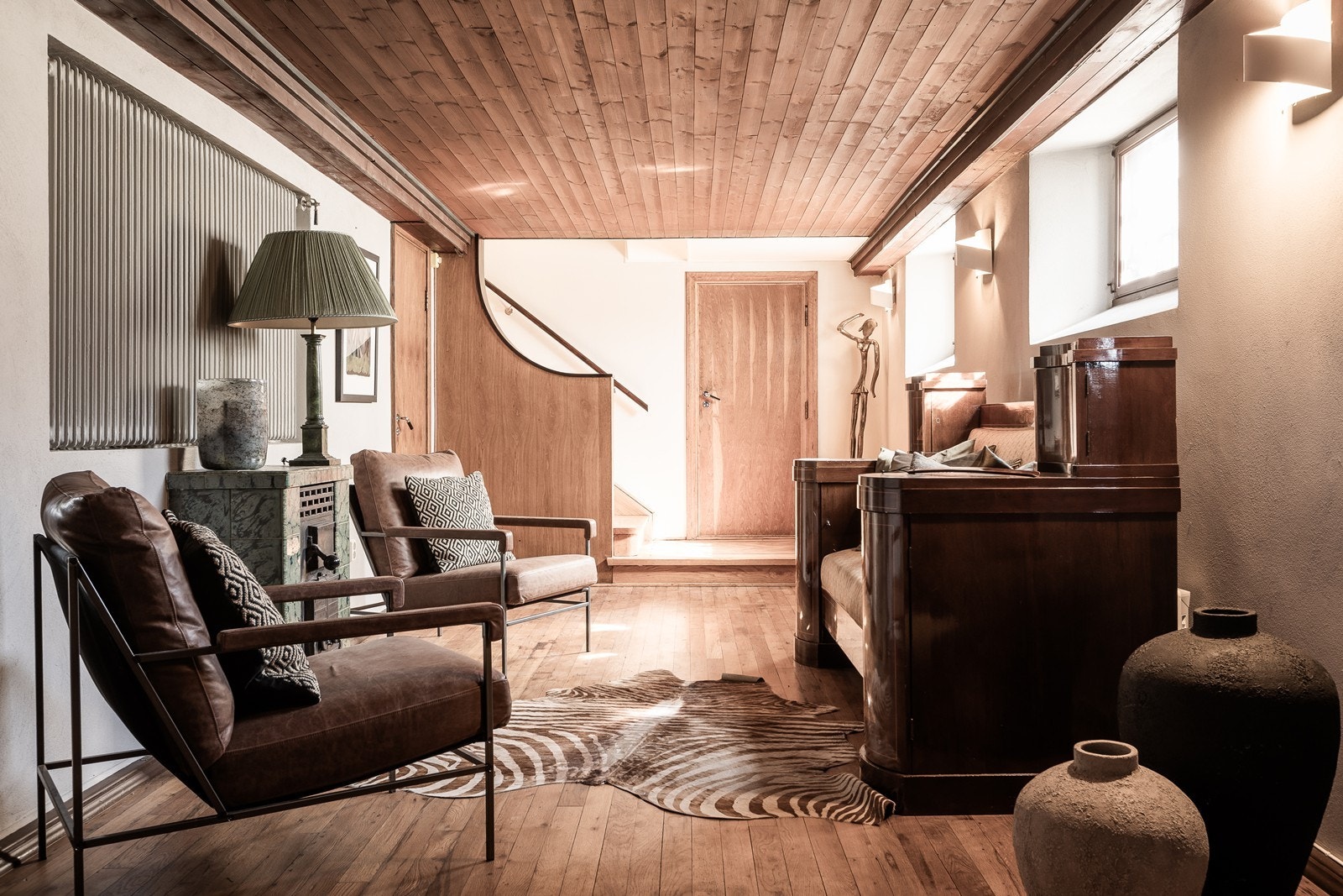 Inngangspartiet er romslig og har god plass til plassering av sko og evt. garderober i tillegg til de allerede anlagte bodene Galleribilde