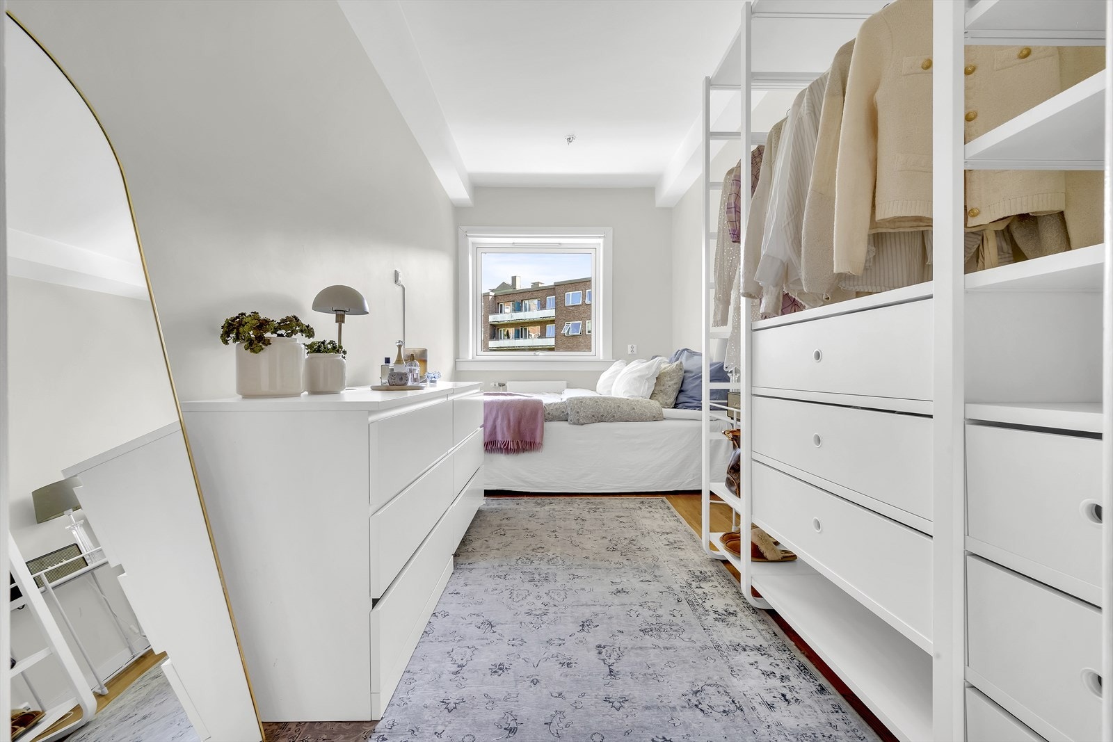 Soverom 2 passer ytterlig som barnerom, gjesterom eller kontor Galleribilde