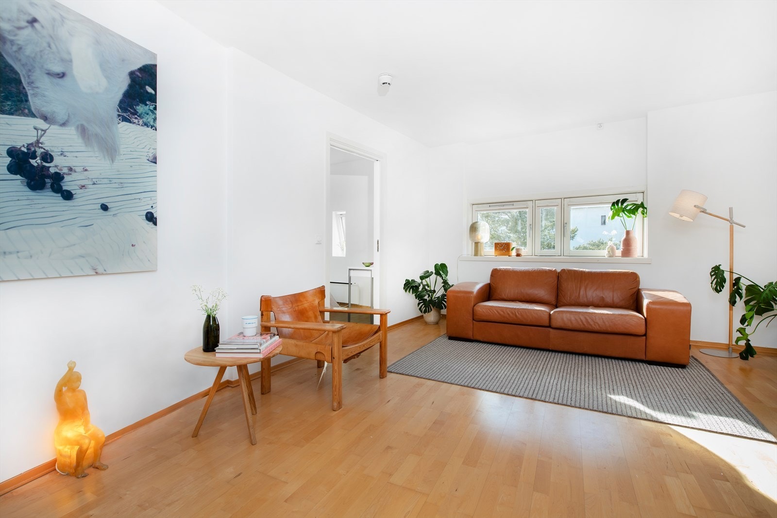 Fra stuen kommer man til soverommet Galleribilde