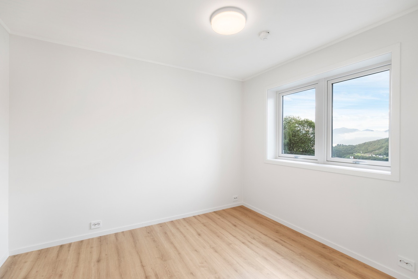 Boligen har tre soverom med garderobeløsning. Soverom nr. 1 er beliggende i 1.etasje Galleribilde