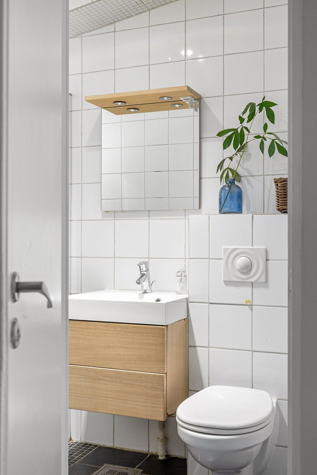 Pent bad med opplegg til vaskemaskin. Galleribilde