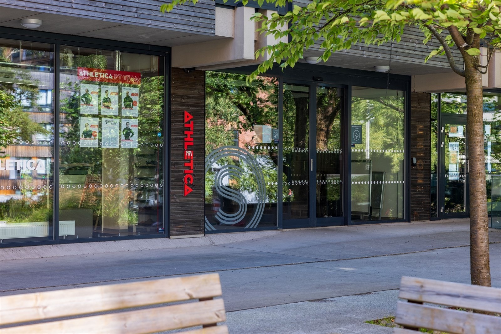 Treningen kan du utføre hos Athletica, ca 500 meter unna leiligheten. Galleribilde