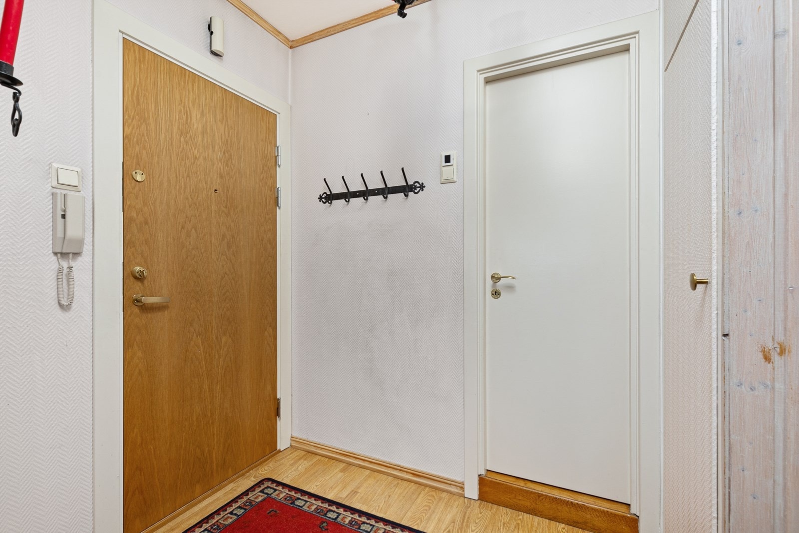 Romslig entre Galleribilde