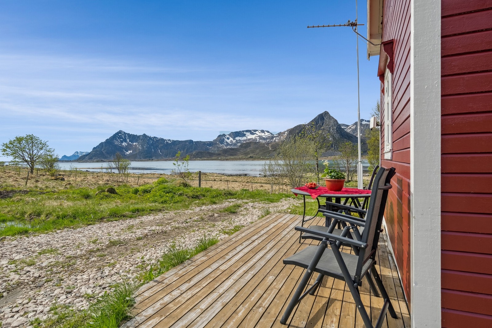 Solvegg med fantastisk utsikt. Galleribilde