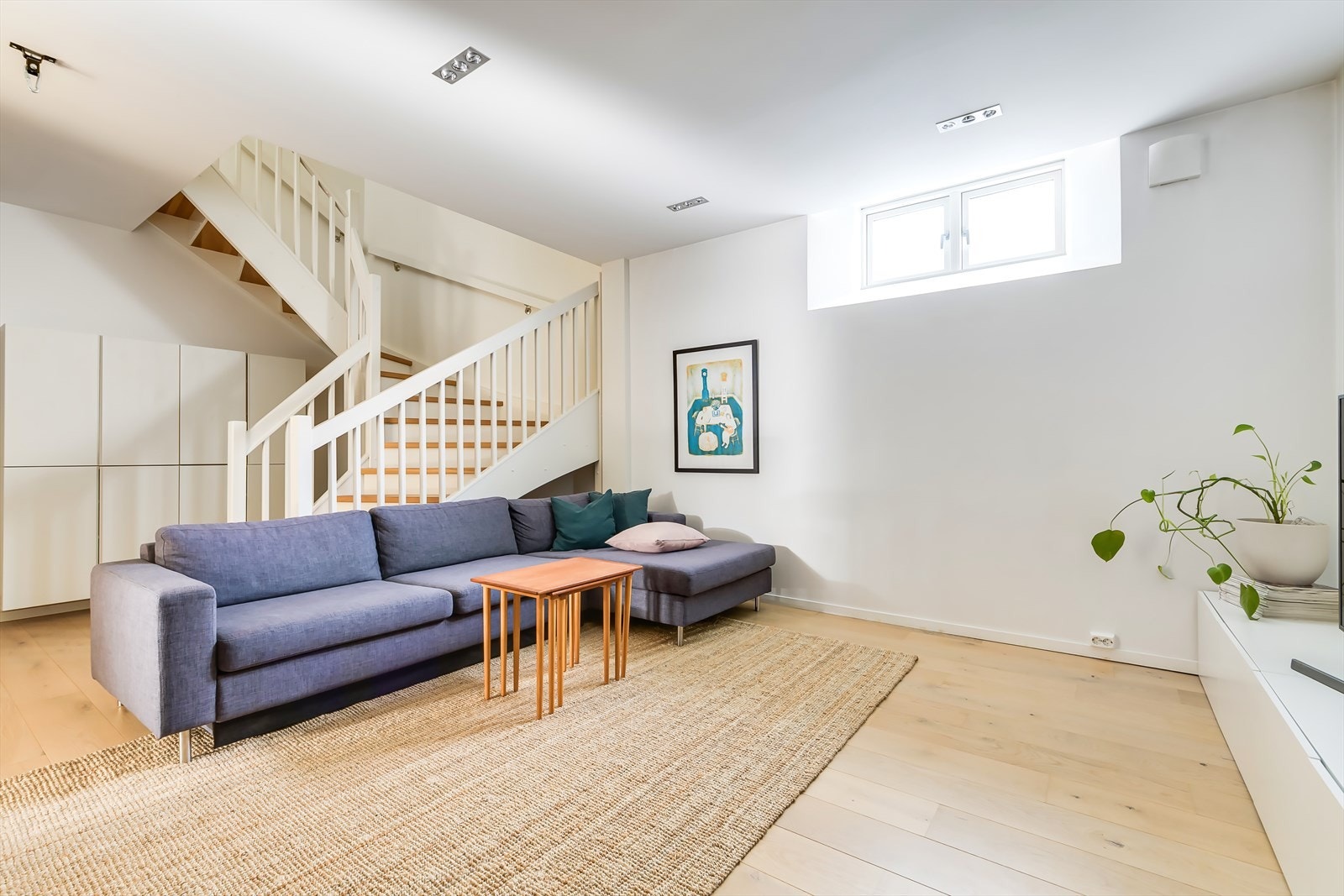 Det er varmekabler i gulvene i kjellerstuen Galleribilde