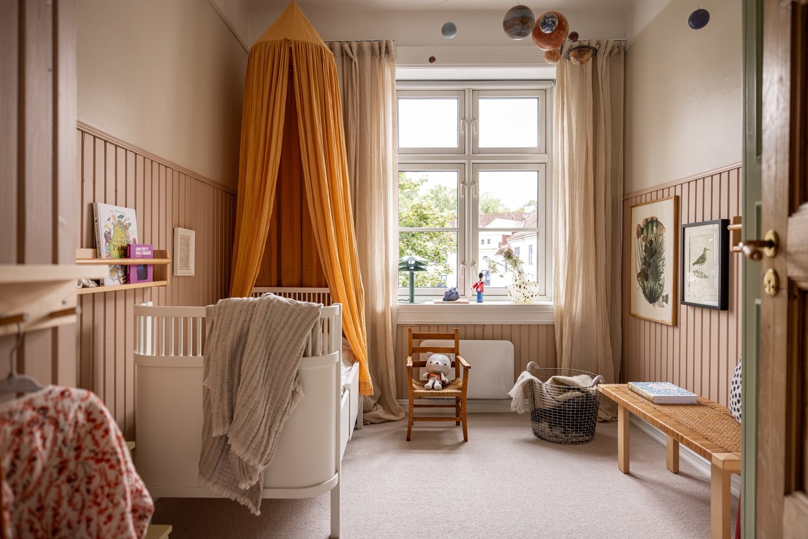 Dette værelset egner seg perfekt som et barne-/gjesteværelse, og ligger orientert mot den skjermede bakgården Galleribilde