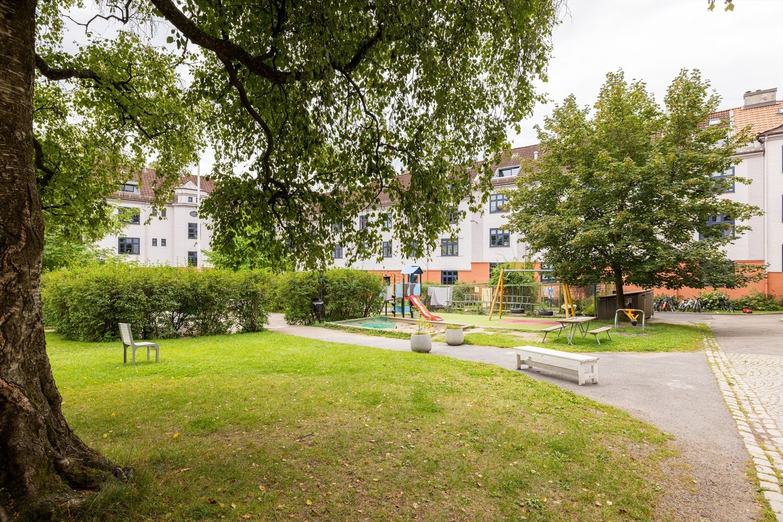 Velkommen til ærverdige Torshov Kvartal XI - kjent for sin nydelige bakgårdshage Galleribilde