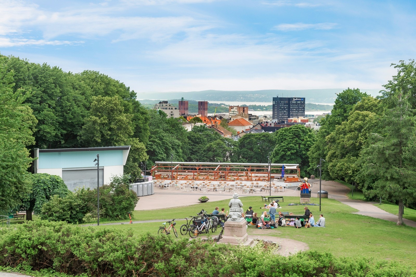 Nærområde: St Hanshaugen park med utsikt over Oslo Galleribilde