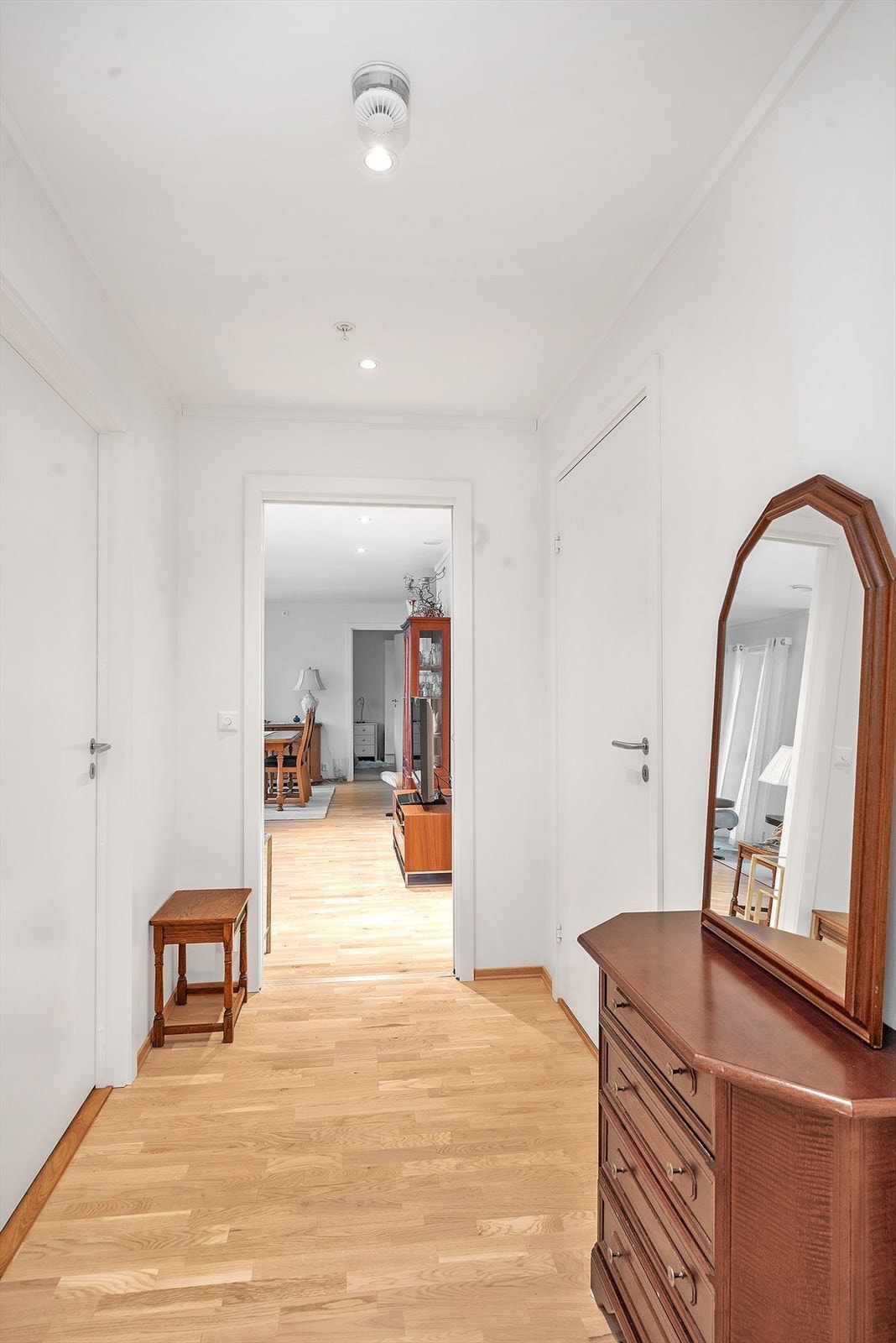 Gang med plass til oppbevaringsmøblement Galleribilde