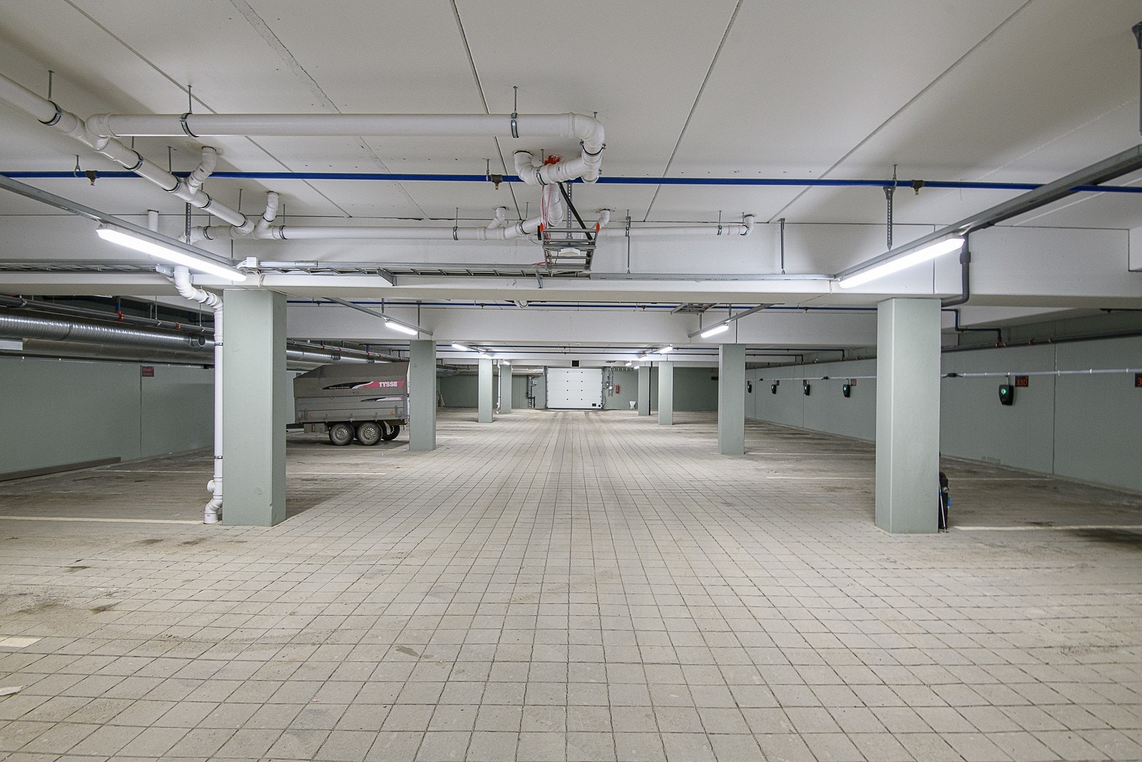 Det medfølger en parkeringsplass med lader til elbil (Zaptec) Galleribilde