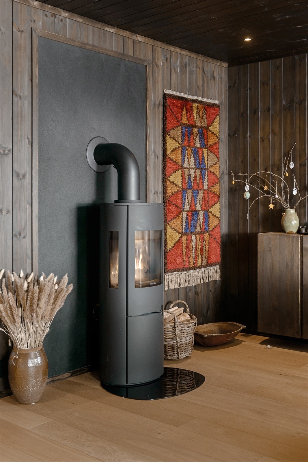 Hyggelig vedpeis som varmer godt på kalde dager Galleribilde