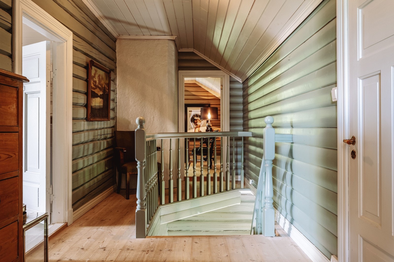 Trappegang i loftsetasje Galleribilde