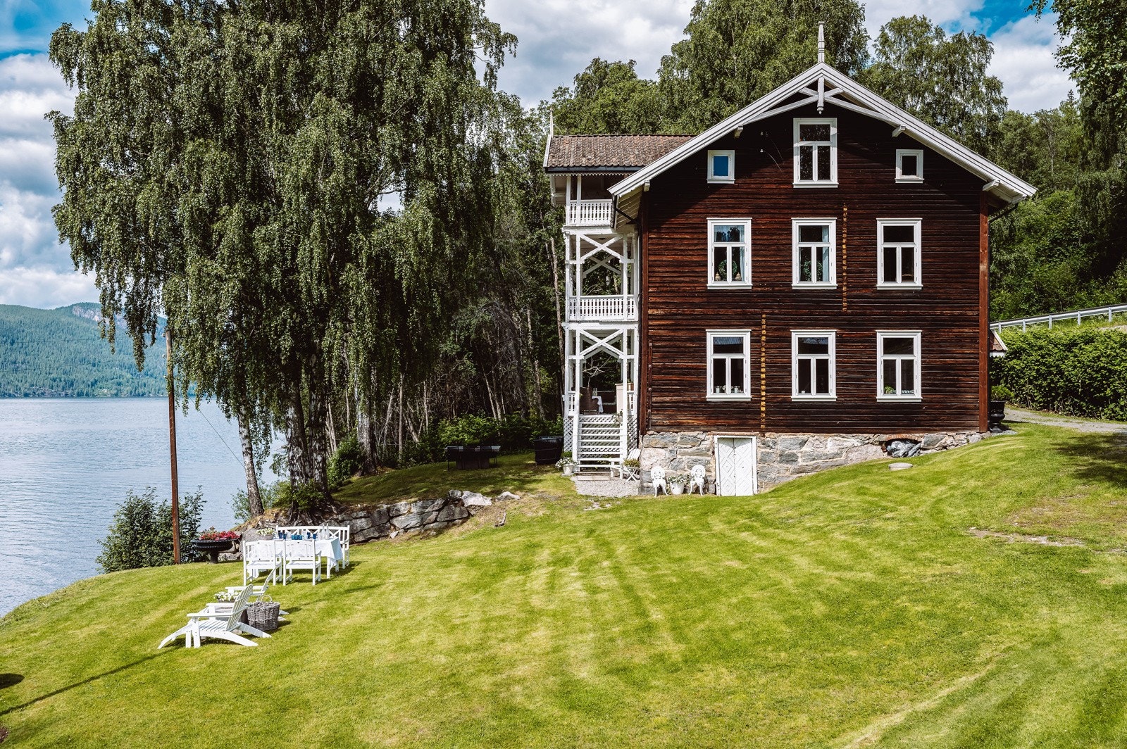 Stor tomt på like i overkant av 4 mål. Galleribilde