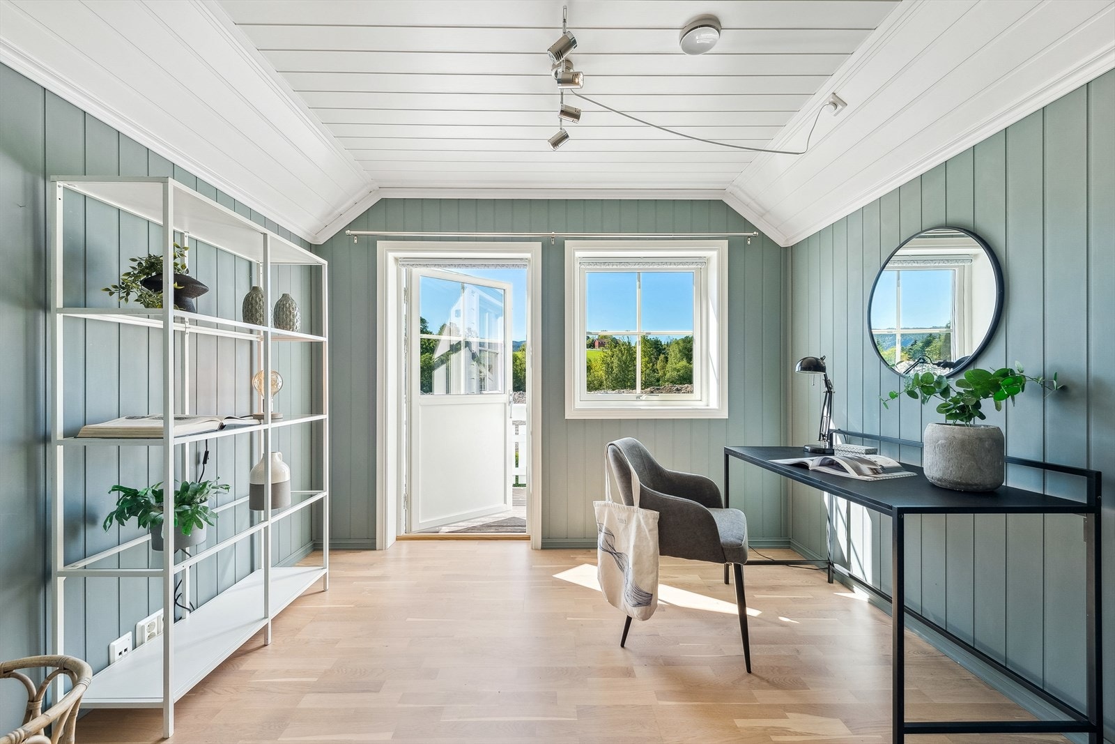 Loftsstue/soverom 1 med utgang til balkong Galleribilde