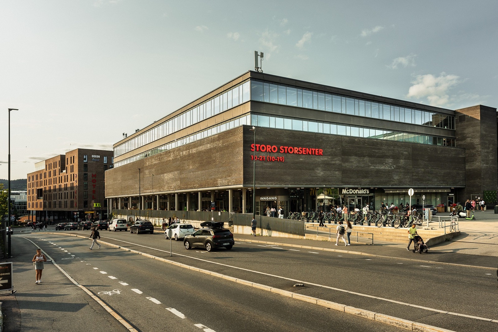Nærhet til shopping og servicetilbud. Galleribilde