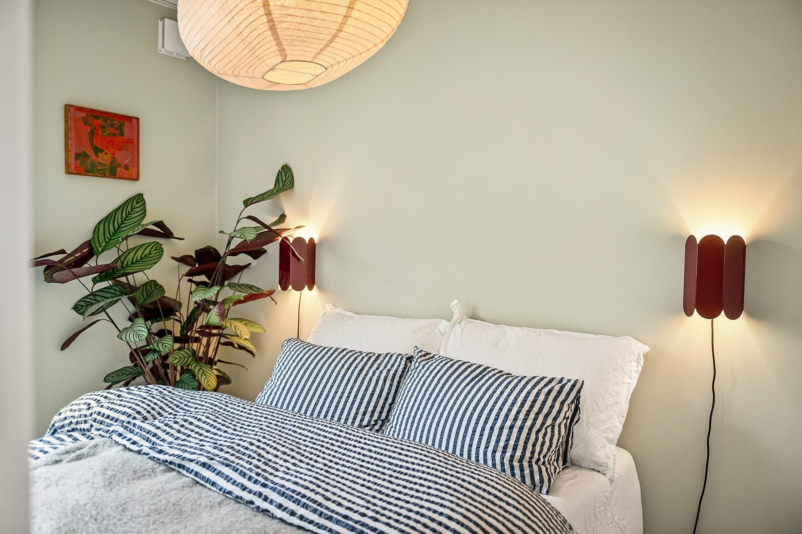 Rommet er malt i behagelige farger. Galleribilde