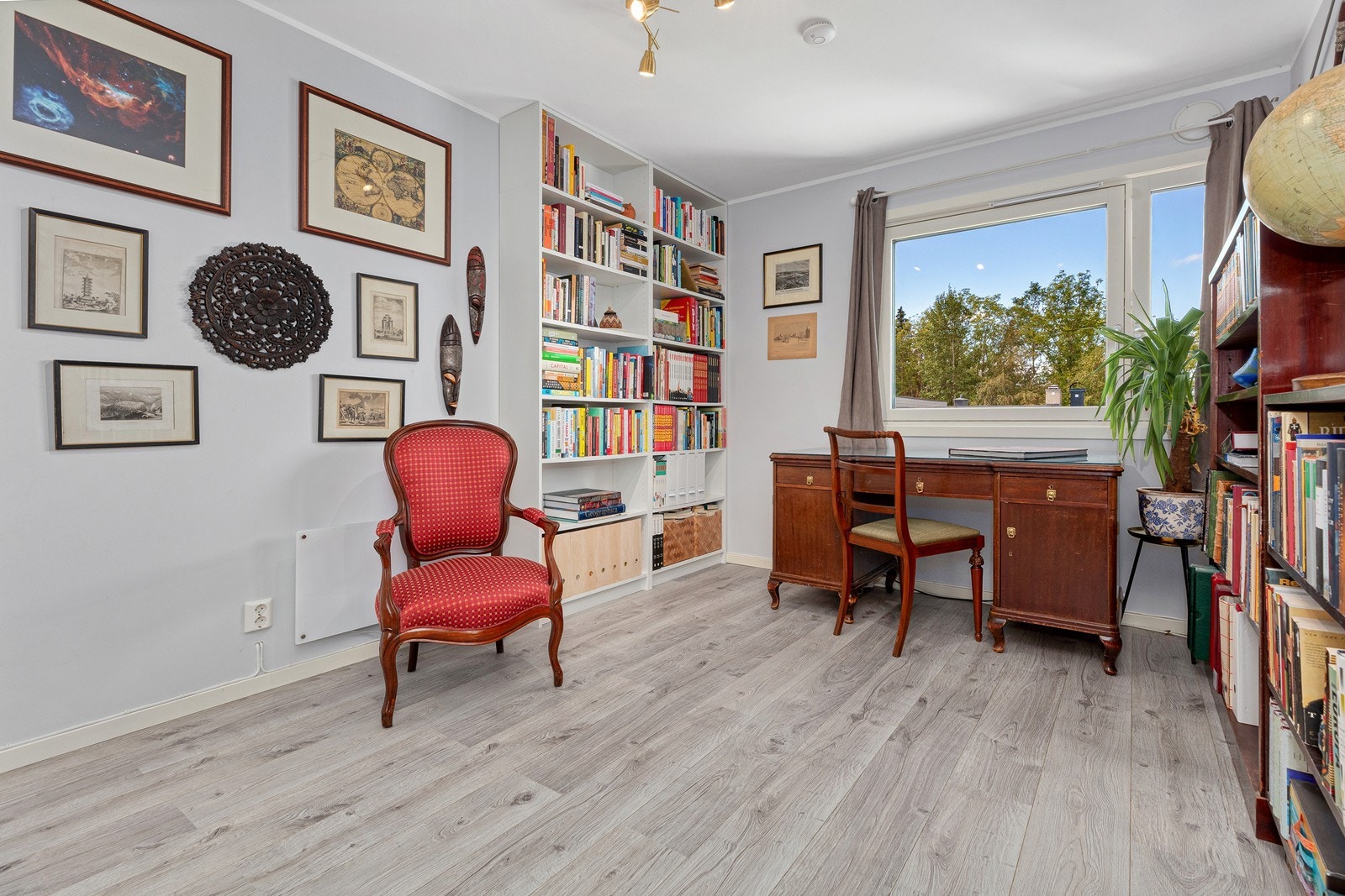 Soverom som benyttes som kontor. Galleribilde