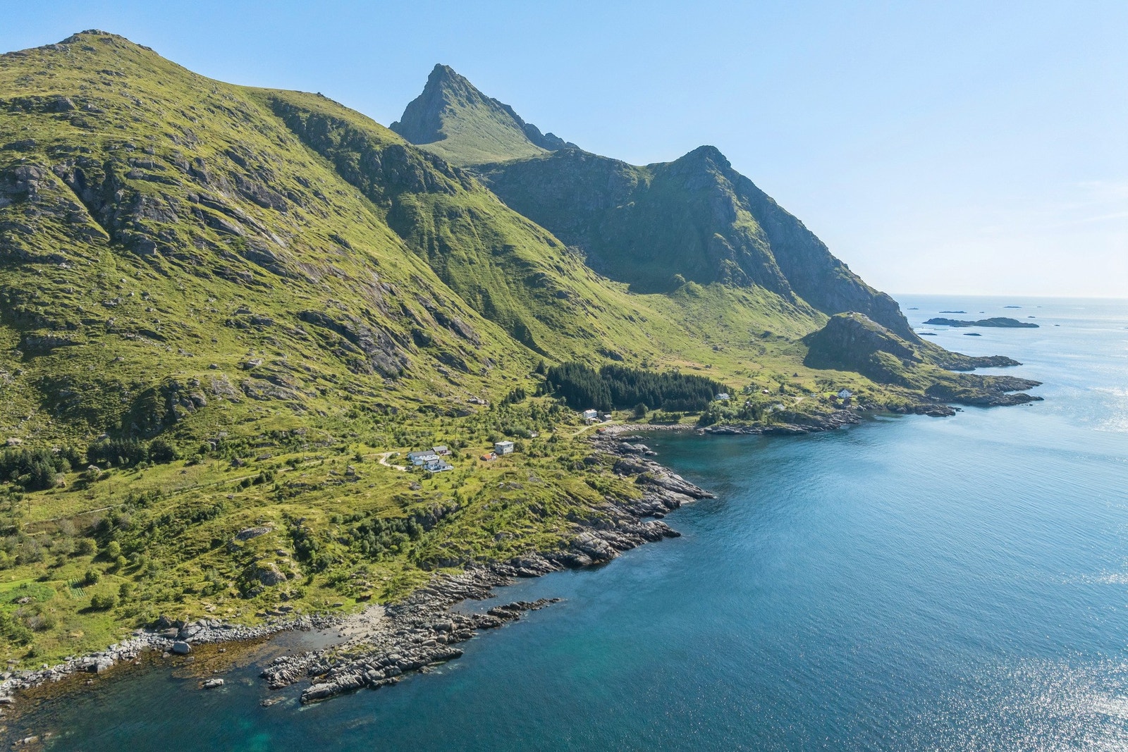 Eiendommen ligger i området Vetting på Sund, yttersiden av Gravdal. Galleribilde
