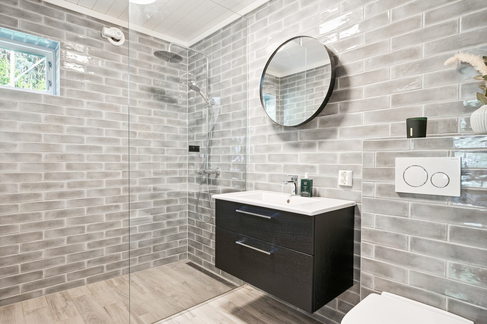 Badet er fra 2018 med varmekabler Galleribilde