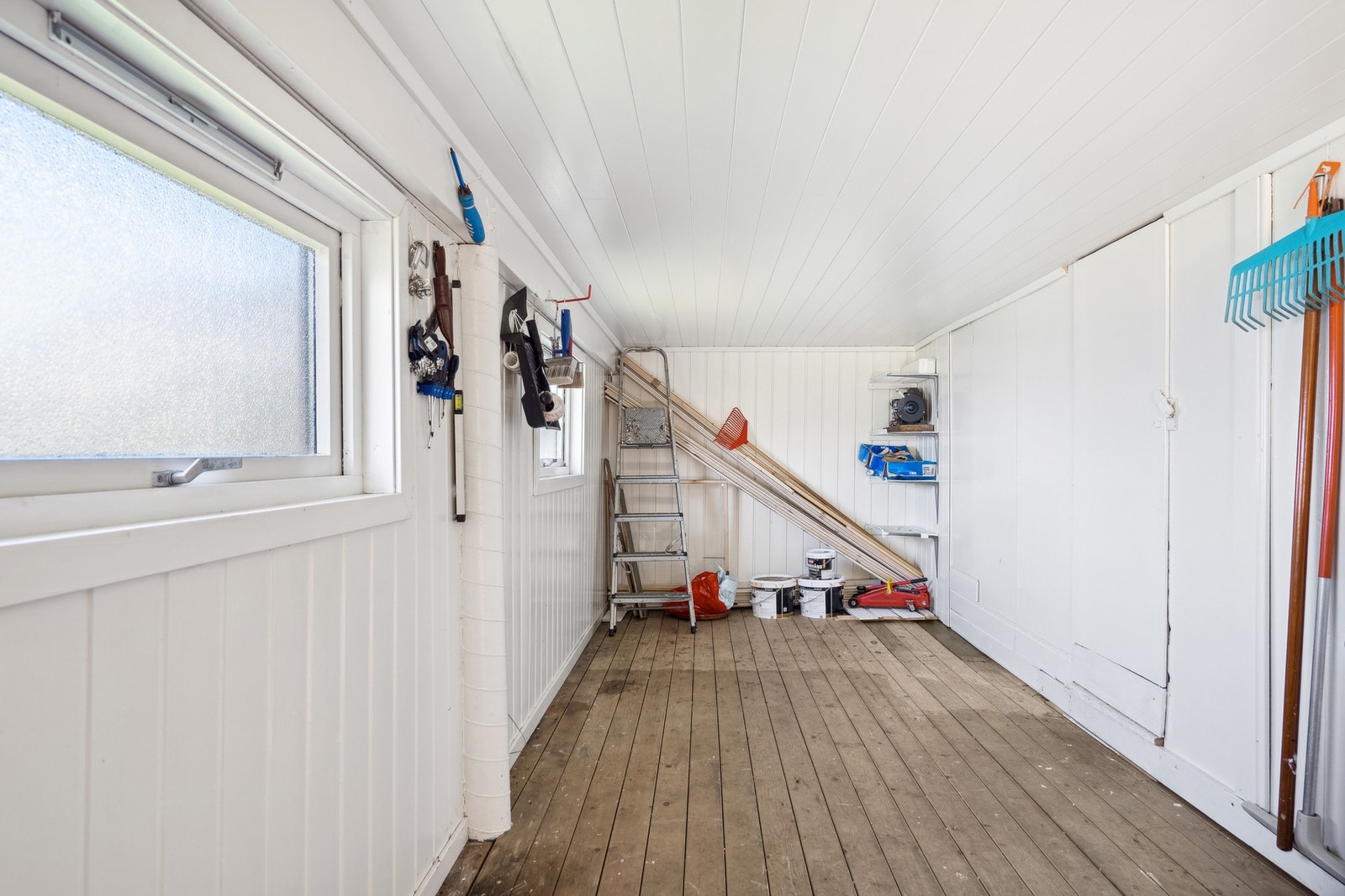 Et fint sted å lagre sesongartikler og ved. Galleribilde